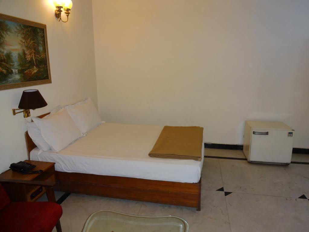 Alka Premiere Hotel New Delhi Ngoại thất bức ảnh
