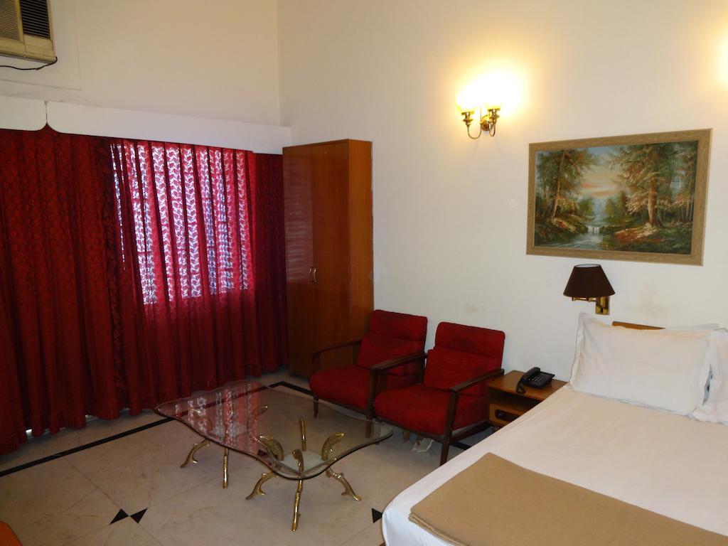 Alka Premiere Hotel New Delhi Phòng bức ảnh