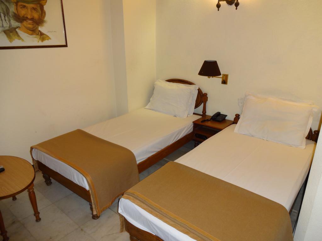 Alka Premiere Hotel New Delhi Phòng bức ảnh
